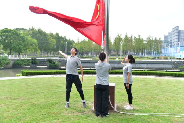 2.jpg 谈球吧手机版