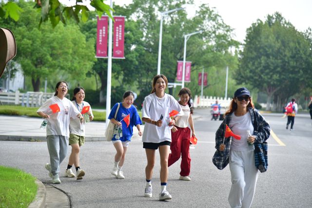 7.jpg 谈球吧安全通道