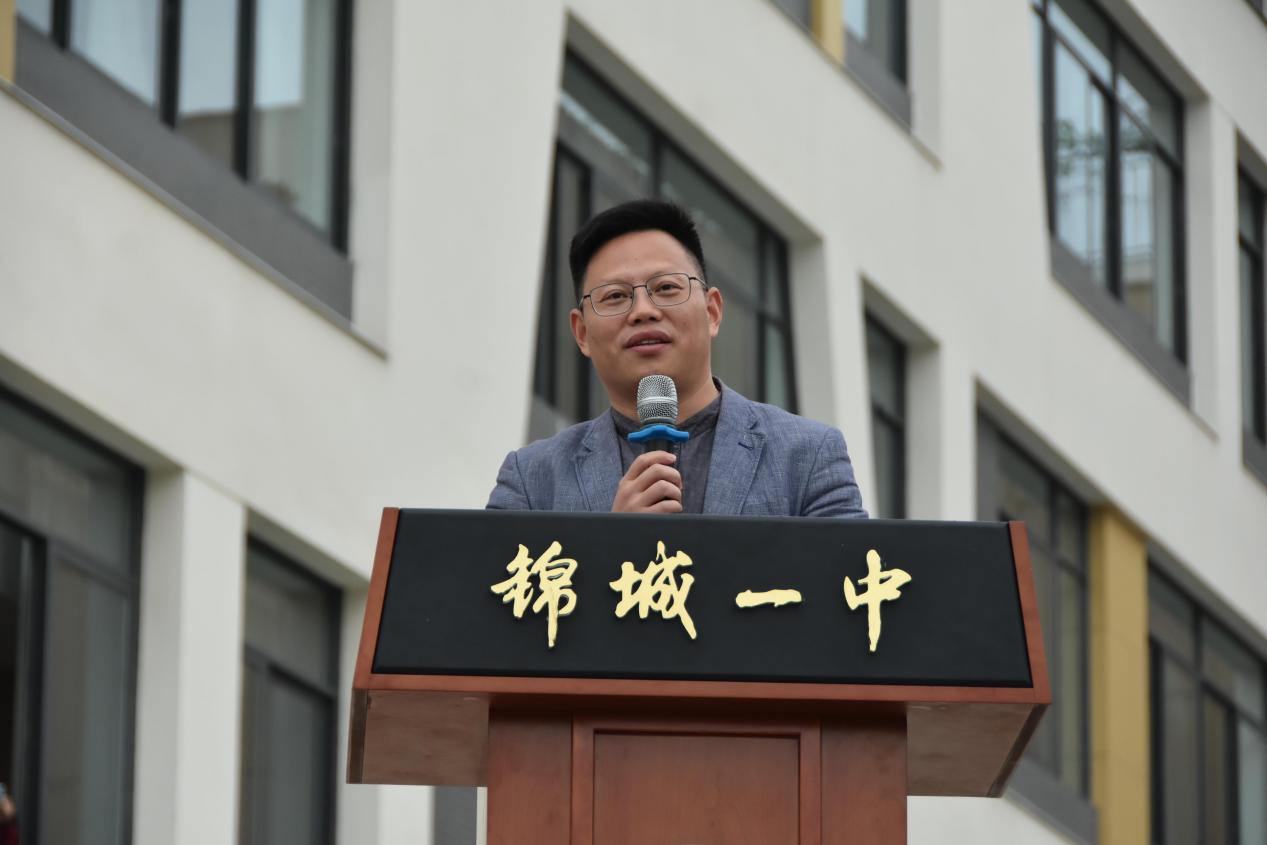 谈球吧超级联赛
