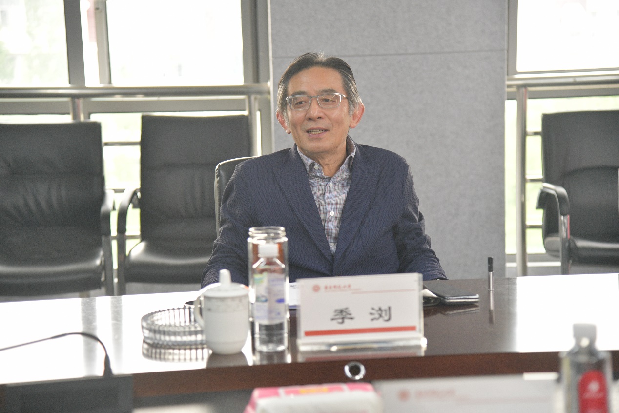 谈球吧备用网址