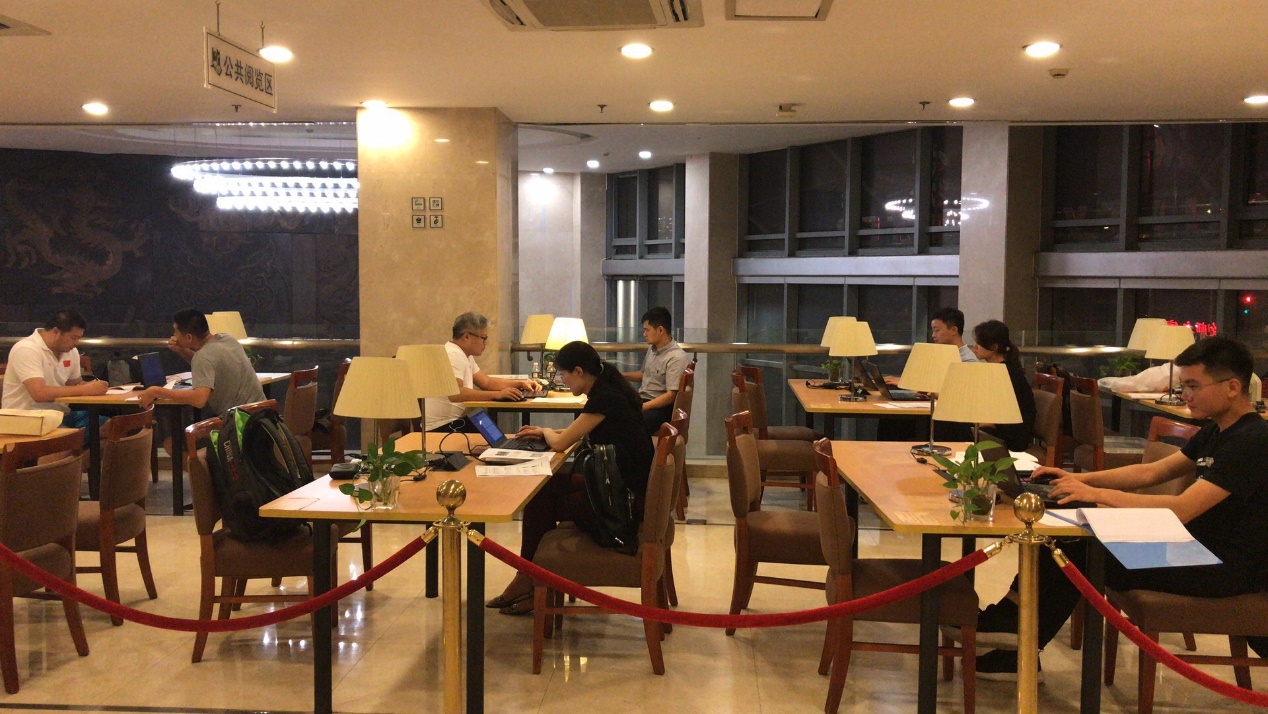 谈球吧备用网址