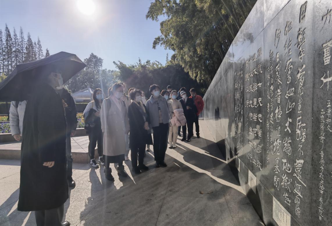 谈球吧备用网址