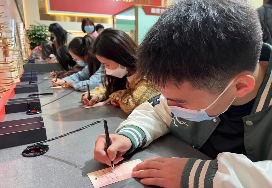 谈球吧安全通道