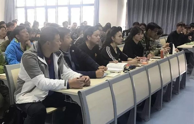 谈球吧指定入口