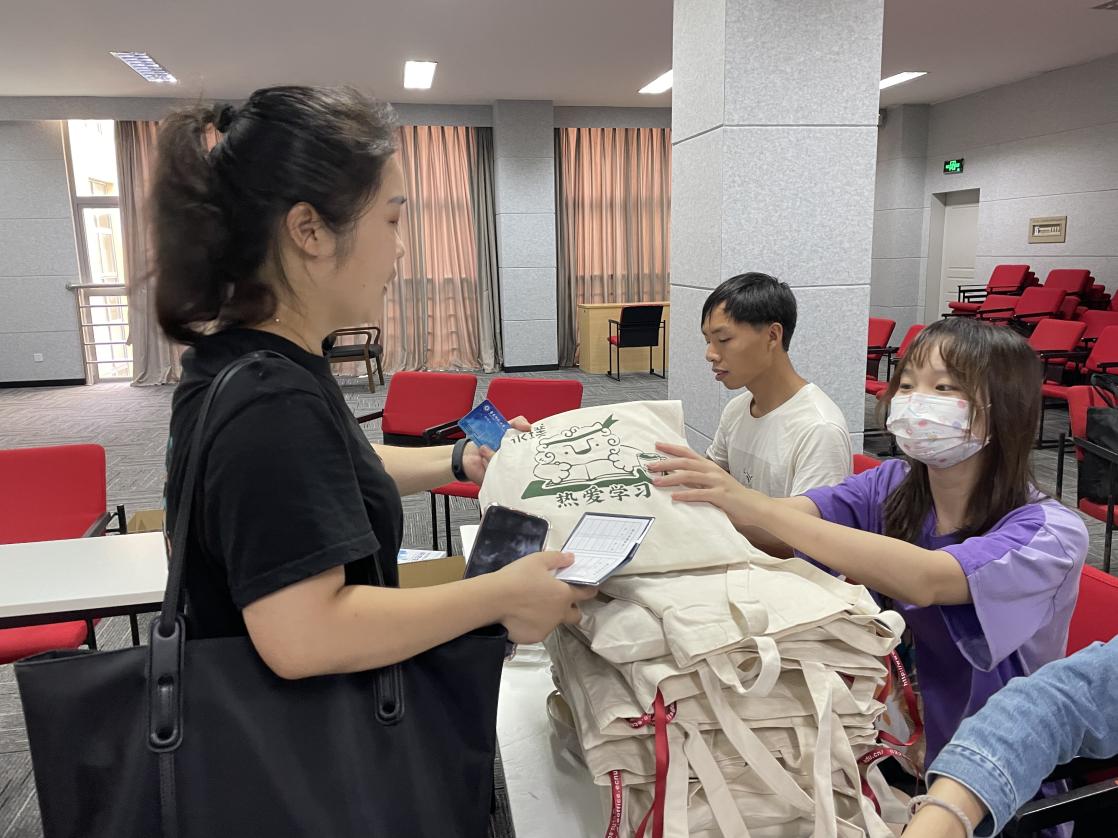 谈球吧欧冠直播